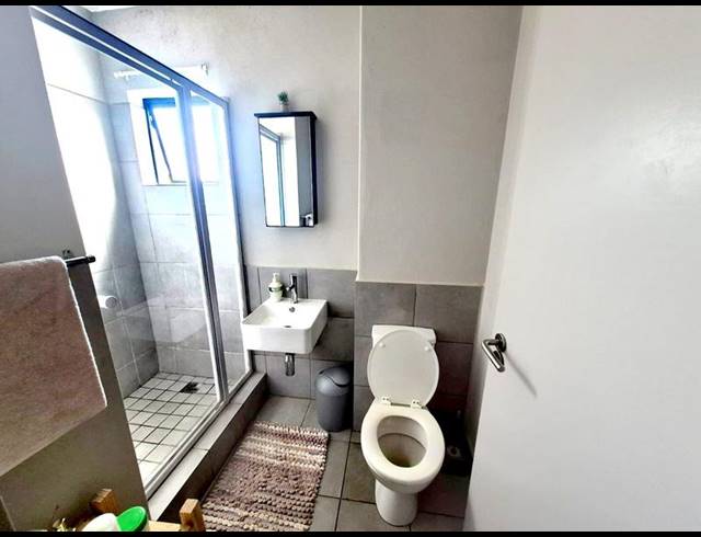 2 BEDROOM APARTMENT FOR SALE IN CLUBVIEW